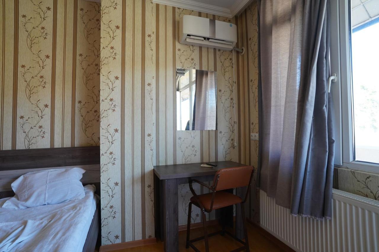 Imperator 1 Hotel Kutaisi Exteriör bild