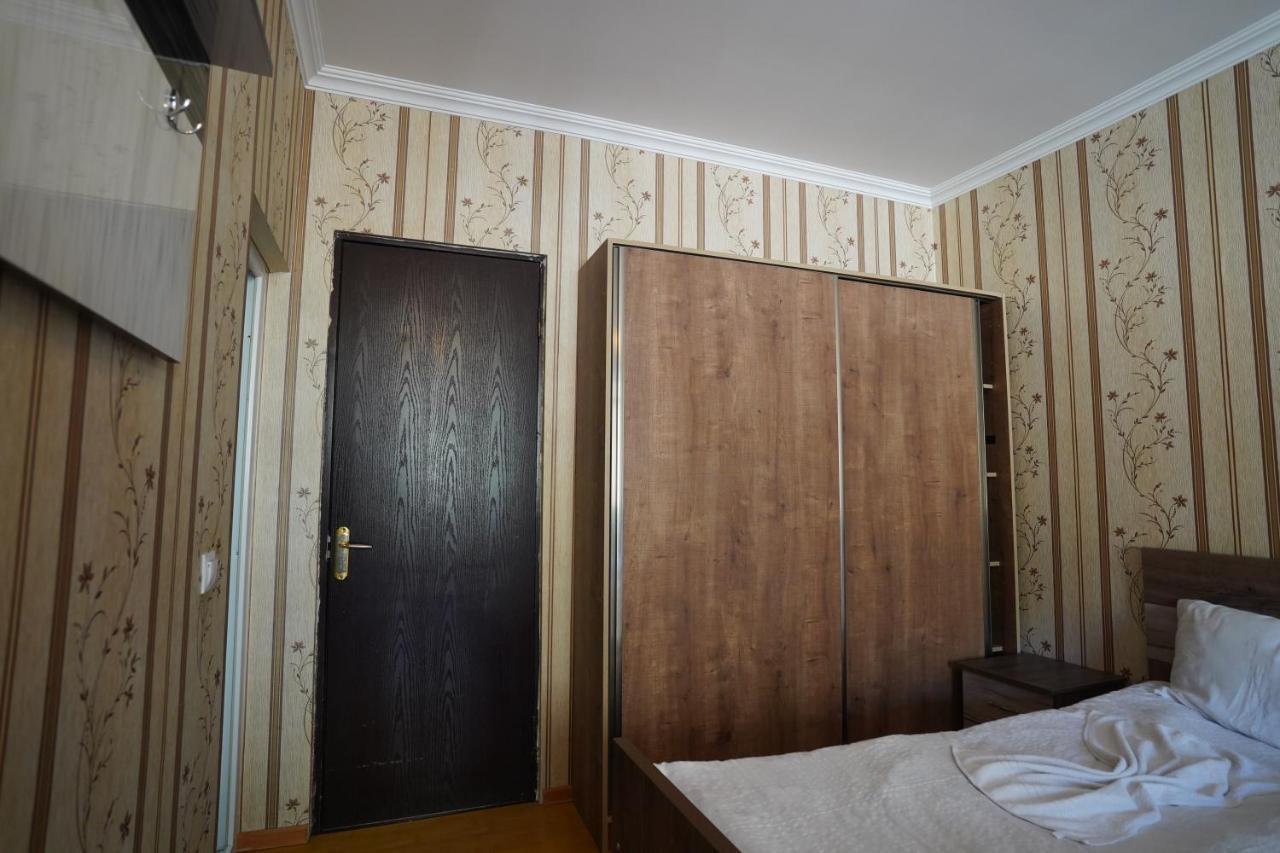 Imperator 1 Hotel Kutaisi Exteriör bild